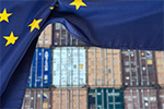 EU-Flagge und Container